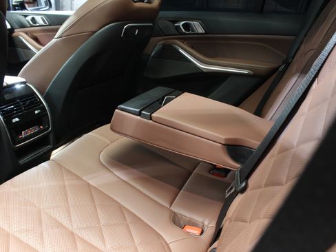 Used 2025 BMW X5 xDrive40i w/ M Sport Package image 41