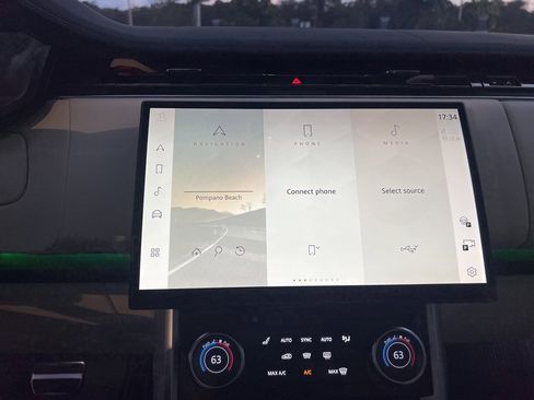 Used 2023 Land Rover Range Rover SE image 73