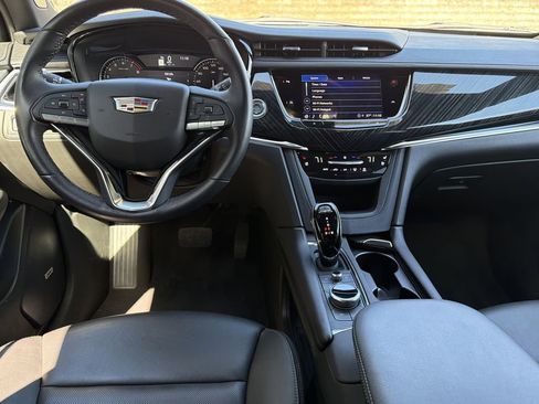 Certified 2025 Cadillac XT6 Premium Luxury image 25