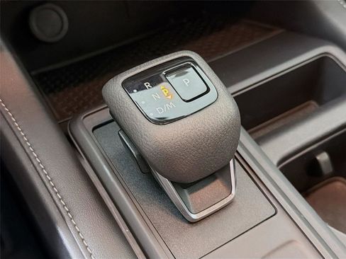 Used 2023 Nissan Pathfinder S AWD/4WD image 17
