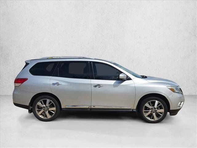 Used 2013 Nissan Pathfinder Platinum w/ Platinum Premium Pkg FWD image 4