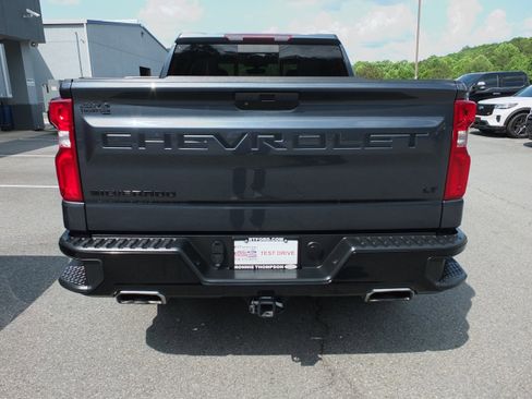 Used 2021 Chevrolet Silverado 1500 LT Trail Boss w/ Convenience Package II AWD/4WD image 4