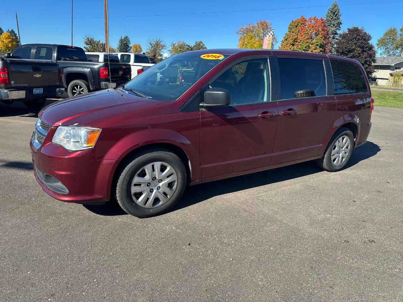 Used 2018 Dodge Grand Caravan SE w/ UConnect Hands-Free Group FWD image 3