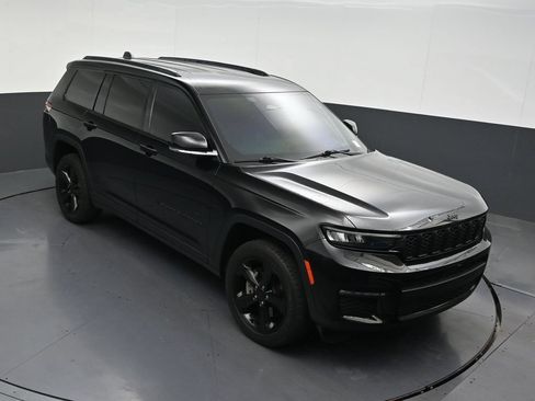 Used 2022 Jeep Grand Cherokee L Limited w/ Black Appearance Package RWD image 27