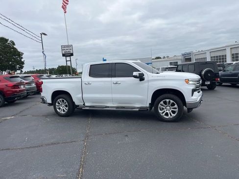 Used 2022 Chevrolet Silverado 1500 LTZ AWD/4WD image 2