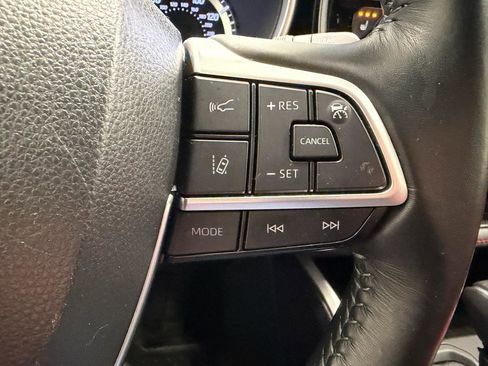 Used 2023 Toyota Highlander XSE image 29