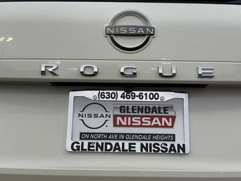 Used 2023 Nissan Rogue SV AWD/4WD image 12