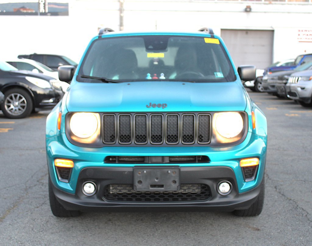 Certified 2021 Jeep Renegade Latitude w/ Sun & Sound Group AWD/4WD image 8