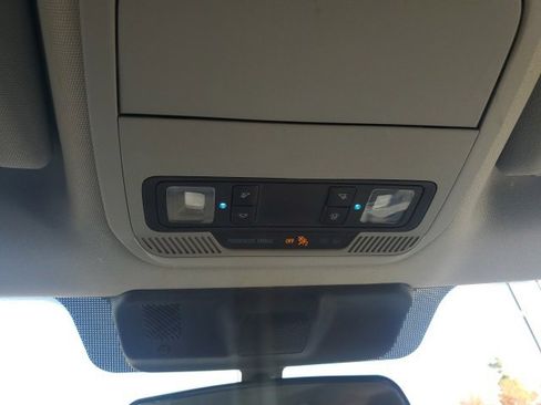 Used 2022 Ford F150 XLT image 35