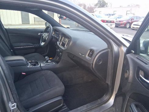Used 2012 Dodge Charger SXT image 17