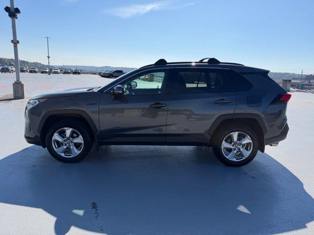 Certified 2021 Toyota RAV4 XLE Premium AWD/4WD image 10