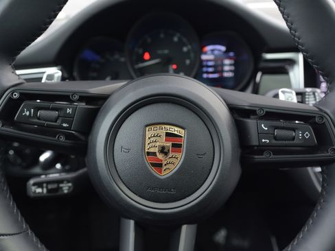 Certified 2026 Porsche Macan AWD/4WD image 16
