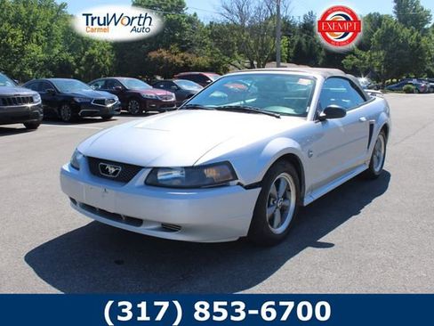 Used 2004 Ford Mustang Convertible RWD image 1