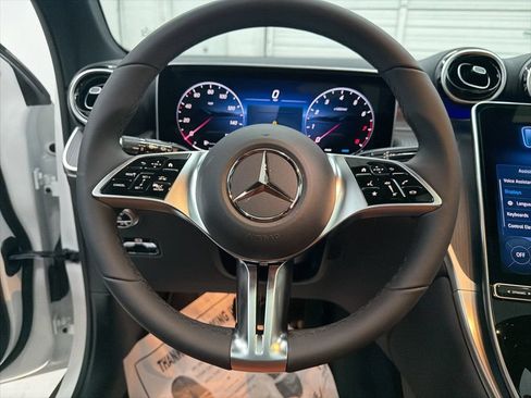 Used 2026 Mercedes-Benz GLC 300 image 15