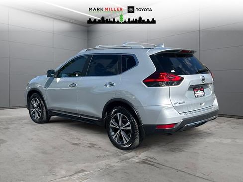 Used 2017 Nissan Rogue SL w/ SL Premium Package AWD/4WD image 3