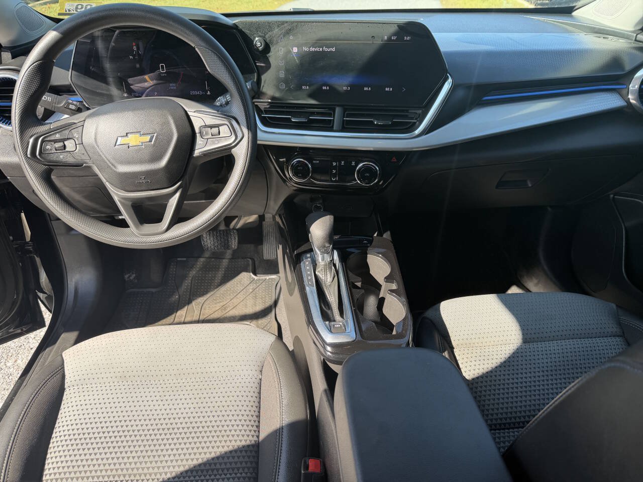 Used 2024 Chevrolet Trax LT FWD image 10