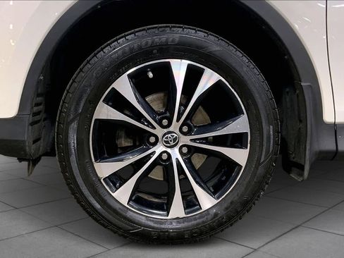 Used 2015 Toyota RAV4 Limited image 11