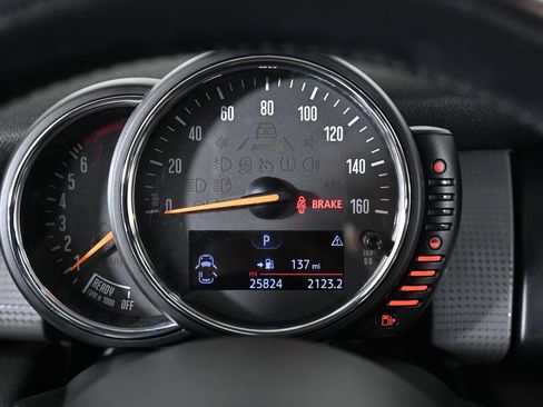 Used 2015 MINI Cooper 4-Door Hardtop FWD image 16
