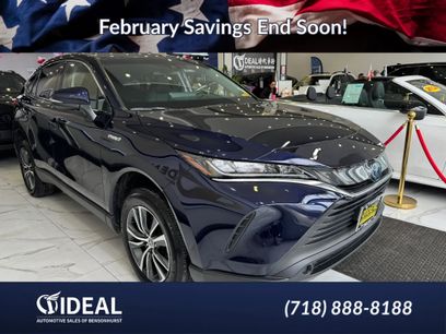 Used 2021 Toyota Venza LE w/ Carpet Mat Package (TMS)