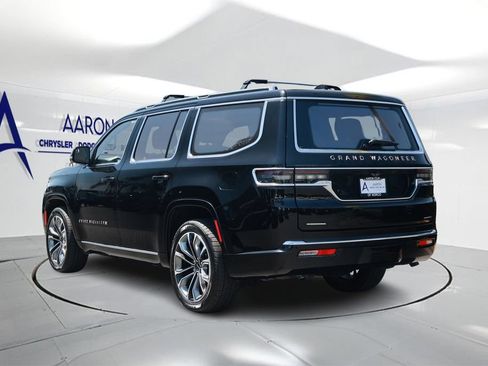 Used 2022 Jeep Grand Wagoneer Series III AWD/4WD image 2