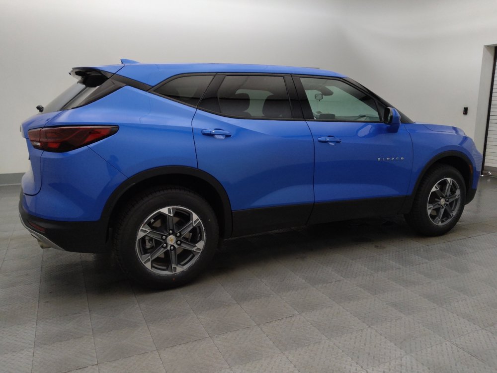 Used 2025 Chevrolet Blazer LT FWD image 10