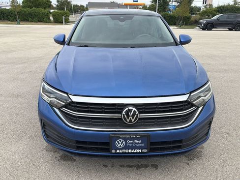 Certified 2024 Volkswagen Jetta SE w/ Panoramic Sunroof Package FWD image 2
