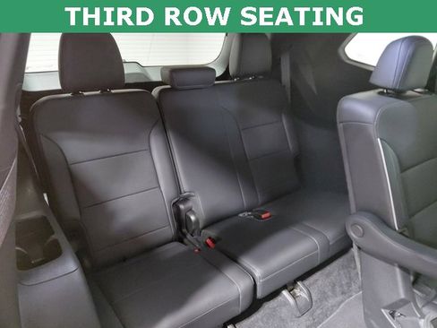 Used 2025 Buick Enclave Preferred image 5