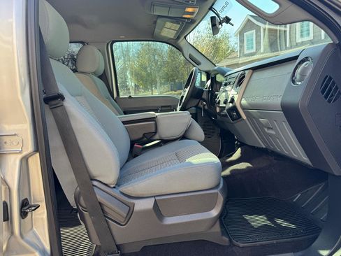 Used 2015 Ford F350 XLT w/ XLT Premium Package image 19