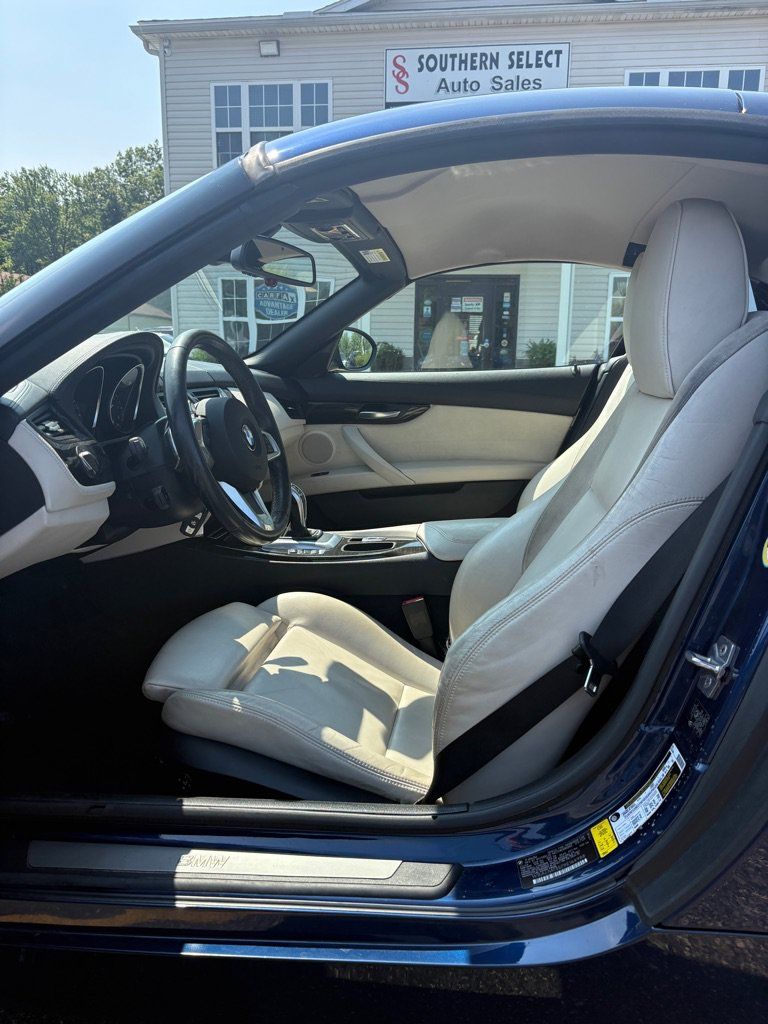 Used 2009 BMW Z4 sDrive35i RWD image 9