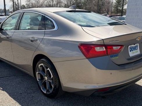 Used 2024 Chevrolet Malibu LT image 3