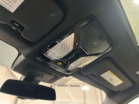 Used 2021 BMW X6 xDrive40i w/ M Sport Package image 32