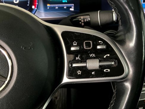 Used 2019 Mercedes-Benz E 300 4MATIC image 25
