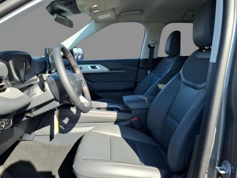 New 2026 Ford Explorer Active w/ Active Comfort Package image 19