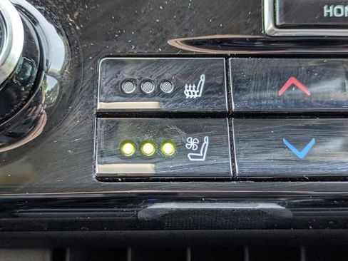 Used 2022 Toyota Highlander Platinum image 27