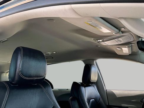 Used 2022 Chrysler Pacifica Touring-L FWD image 13