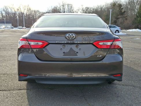 Used 2018 Toyota Camry LE image 25