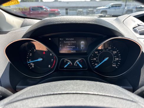 Used 2018 Ford Escape SE FWD image 20