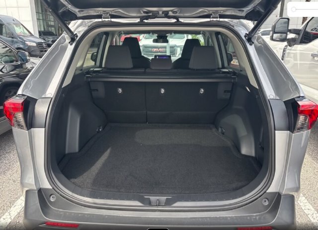 Used 2023 Toyota RAV4 XLE w/ Convenience Package FWD image 8