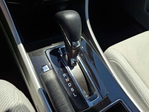 Used 2016 Honda Accord EX image 15