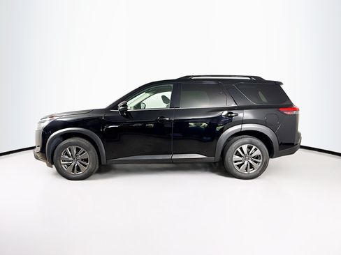 Used 2025 Nissan Pathfinder SV FWD image 7