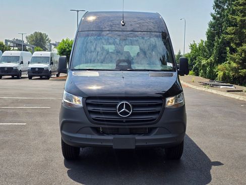 New 2026 Mercedes-Benz Sprinter 2500 image 9