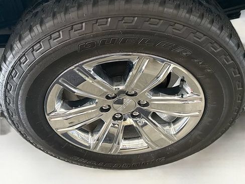 Used 2018 GMC Sierra 1500 SLT AWD/4WD image 30