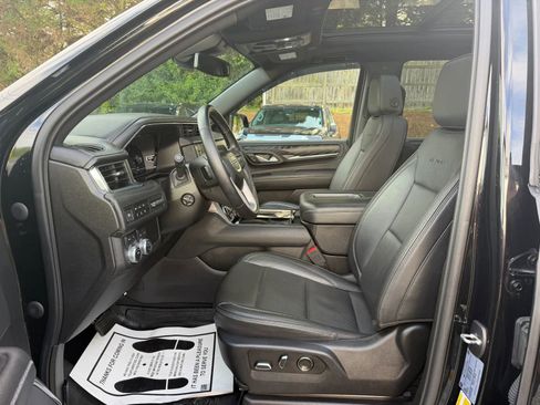 Used 2023 GMC Yukon Denali AWD/4WD image 10