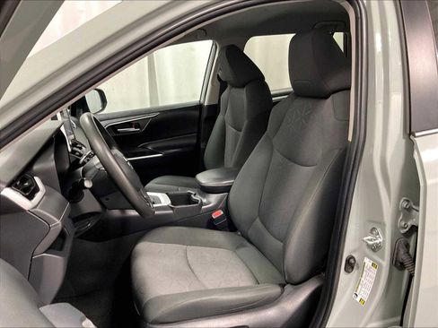 Used 2023 Toyota RAV4 XLE image 10