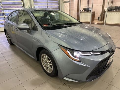 Used 2020 Toyota Corolla LE image 1