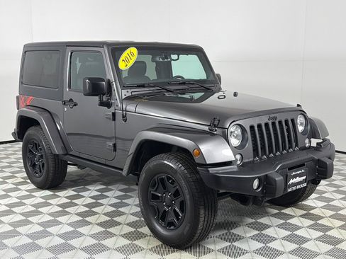 Used 2016 Jeep Wrangler Sahara image 3