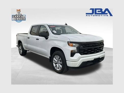 Used 2024 Chevrolet Silverado 1500 Custom image 1