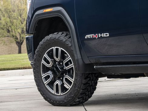 Used 2020 GMC Sierra 3500 AT4 w/ Technology Package image 39