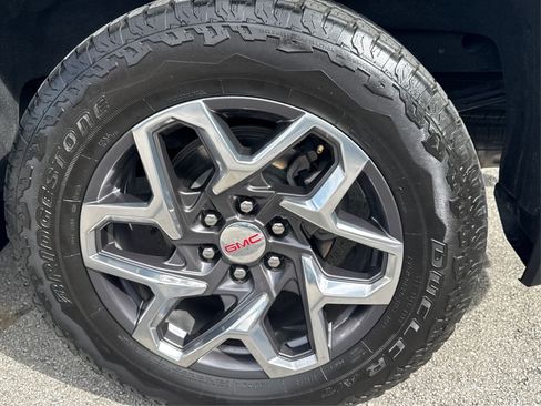 Used 2024 GMC Sierra 1500 SLT w/ SLT Premium Plus Package image 17