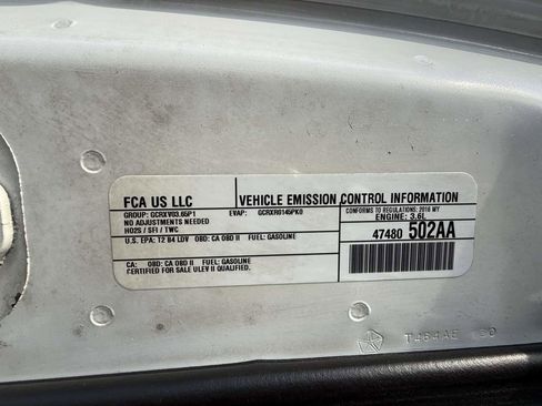 Used 2016 Chrysler 300 C image 21